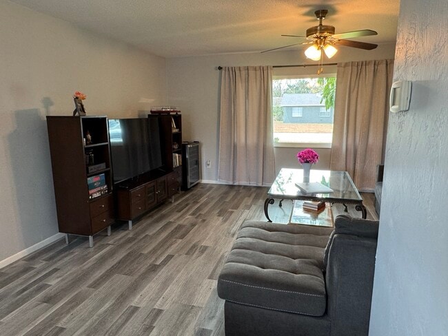 Family Room - 1063 Wexford Way