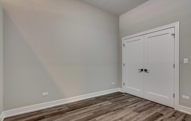 Foto del edificio - 3220 N Lincoln
