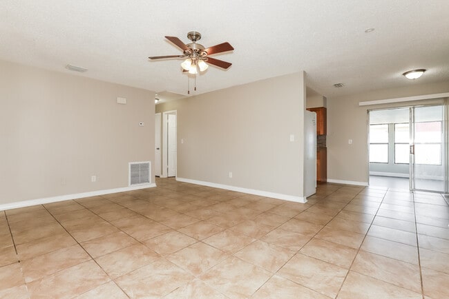 Building Photo - 1901 Derbywood Dr