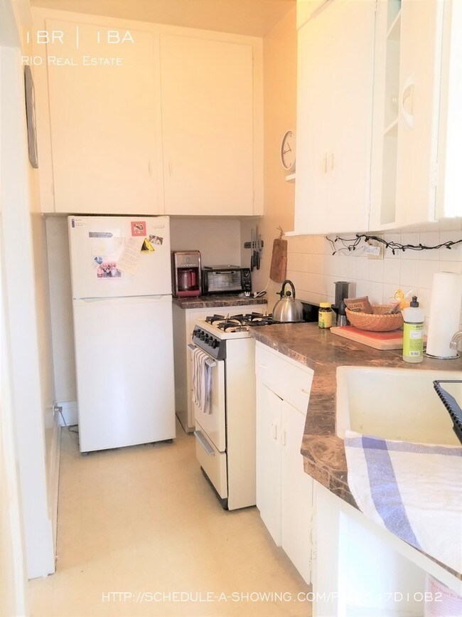 Building Photo - 2208 E 17th Ave