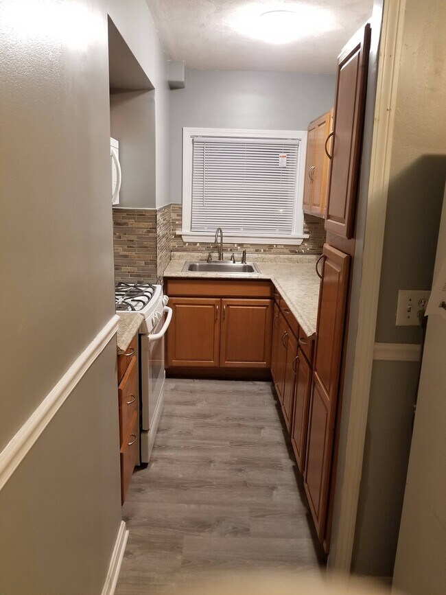 Building Photo - 91 De Pinedo St