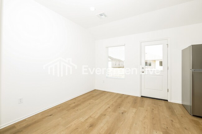 Building Photo - 4005 Olivia St