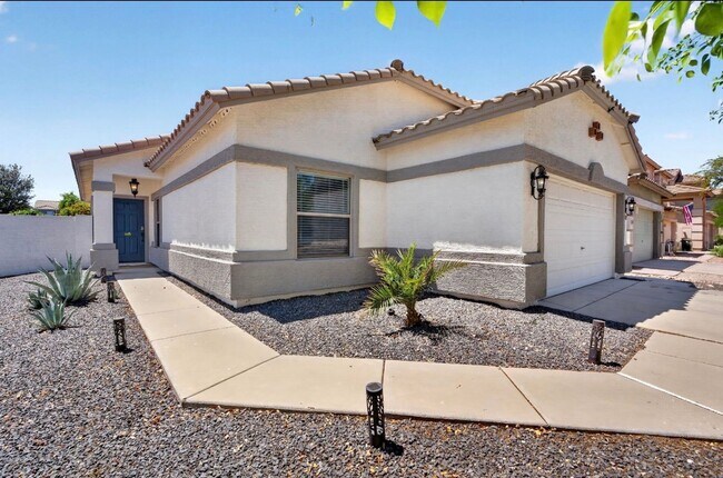 Foto del edificio - 697 W Oak Tree Ln