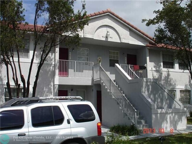 Foto del edificio - 4295 NW 114th Terrace