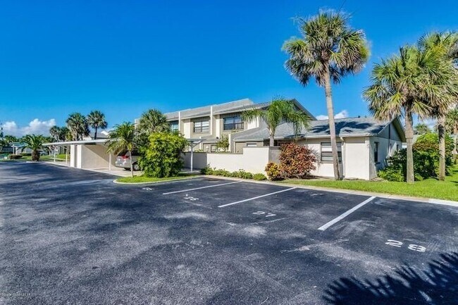 Foto del edificio - Beautiful Townhome Walking Distance to the...