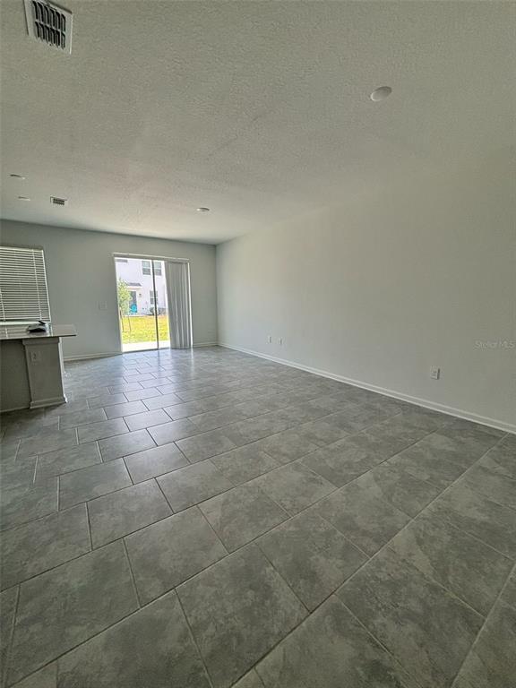Foto del edificio - 3134 Laurent Lp