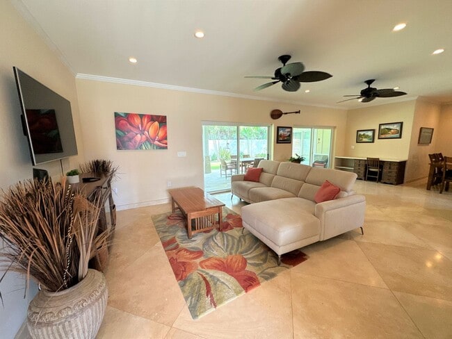 Building Photo - Gorgeous Furnished Beachside Home in Kailu...
