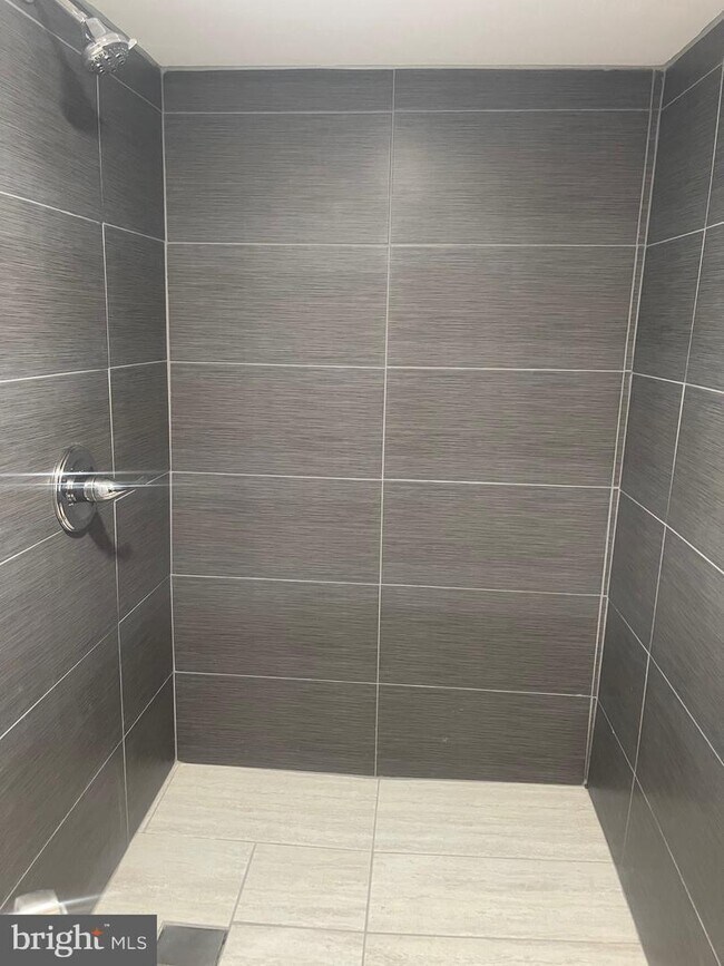 Foto del edificio - 3337 Ravenwood Ave