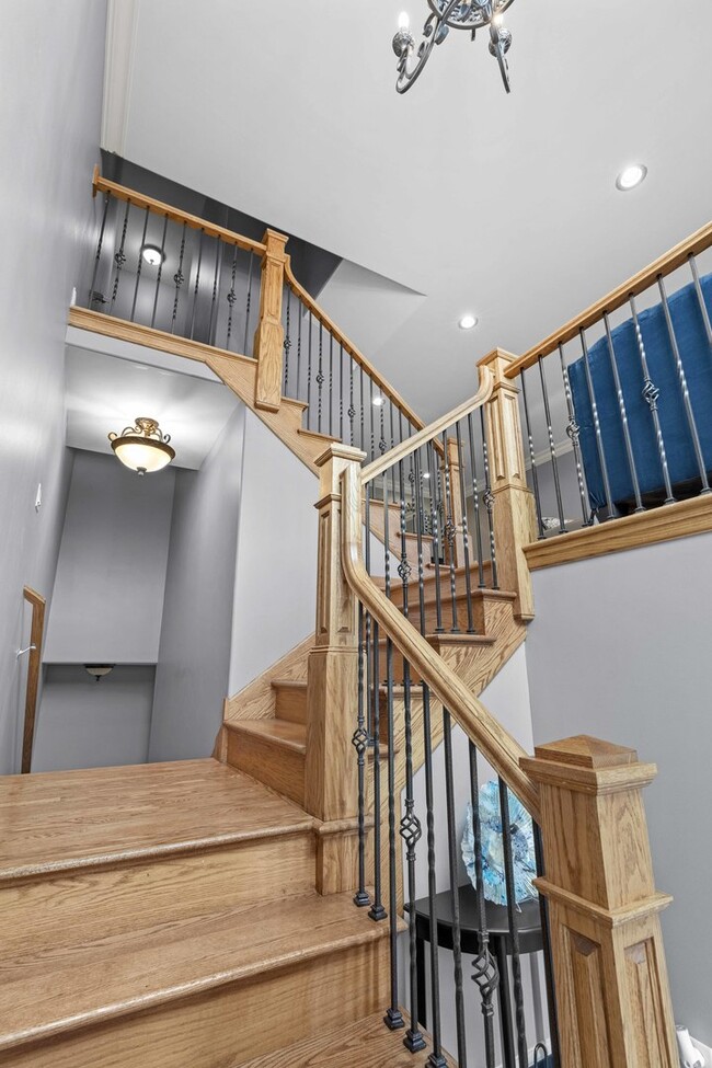 Building Photo - 17943 Fountain Cir