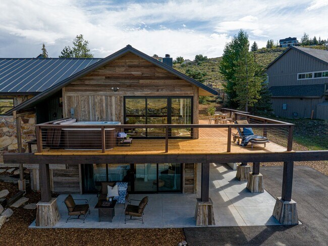 Foto del edificio - 6250 Mountain View Dr