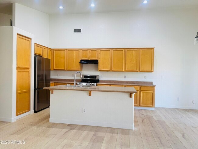 Building Photo - 7472 W Potter Dr