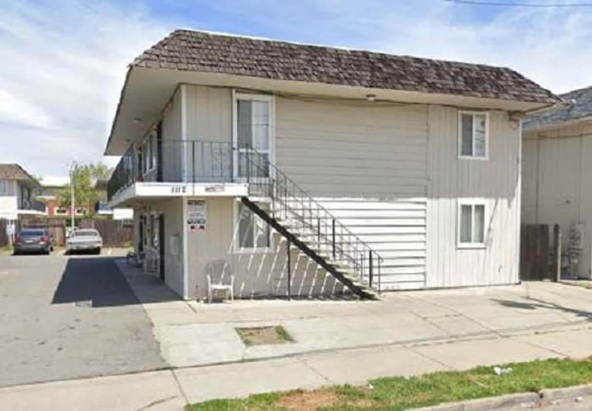1112 W 5th St Unit 1, Antioch, CA 94509 Room for Rent in Antioch, CA