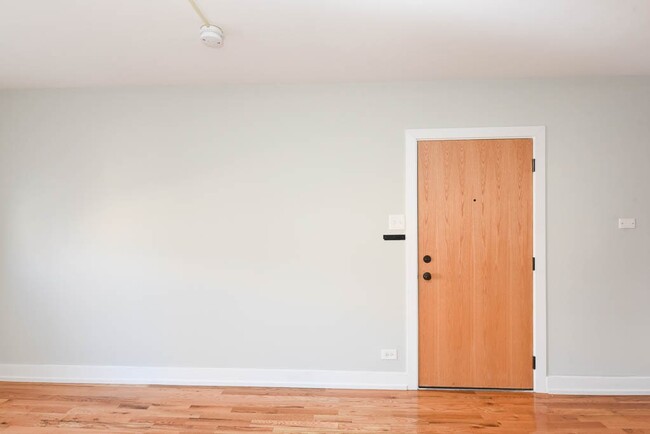 Foto del edificio - 553 W Arlington Pl