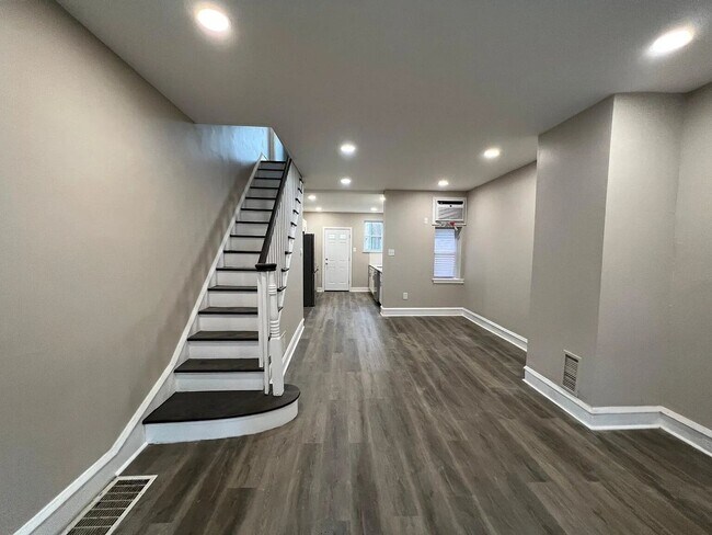 Building Photo - 1407 S Etting St