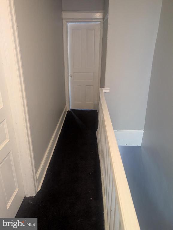 Building Photo - 422 Viola St