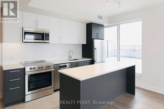 Photo du bâtiment - 2525 Bathurst St