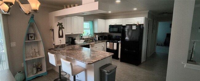 Building Photo - 824 Devon Rd