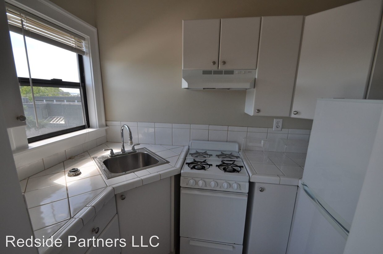 Primary Photo - 715 2nd Ave