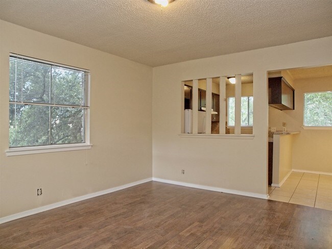 Building Photo - 509 Cedar Dr