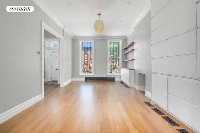 Foto del edificio - 294 Putnam Ave