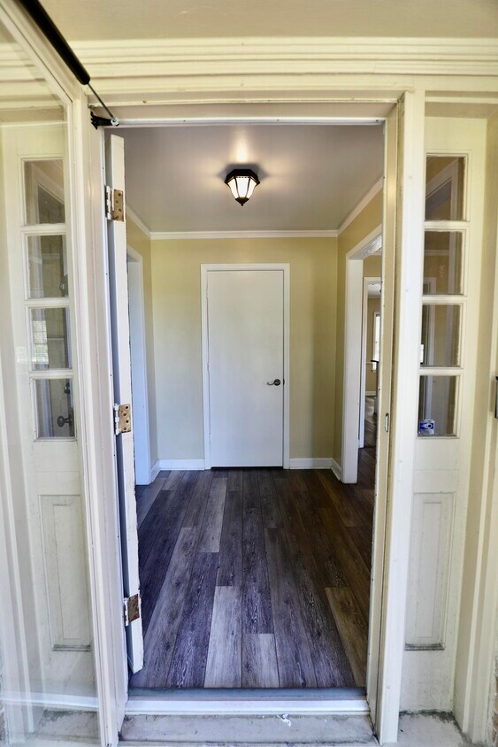 Foto principal - 549 Pringle Dr