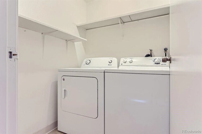 Foto del edificio - 13261 E Asbury Dr