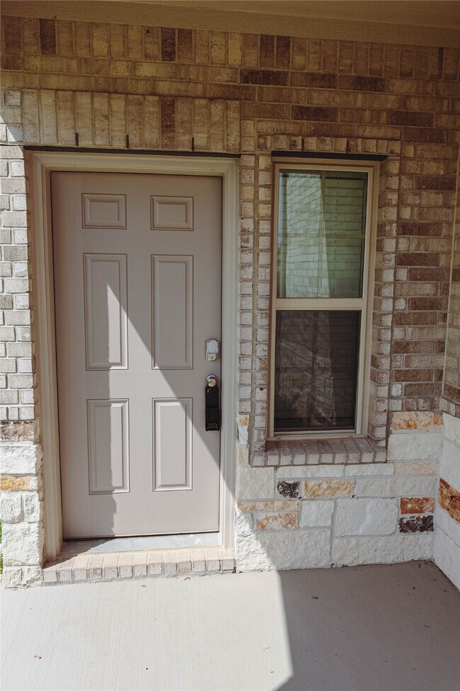 Foto del edificio - 15161 Canyon Rapids Rd