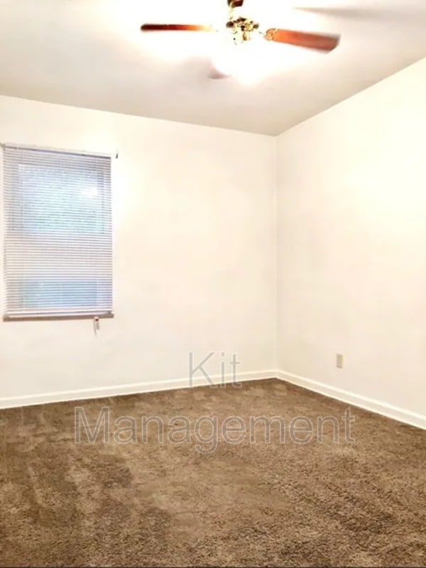 Building Photo - Charming 1-Bedroom Near University District – Cozy, Affordable Living on Douglas Rd