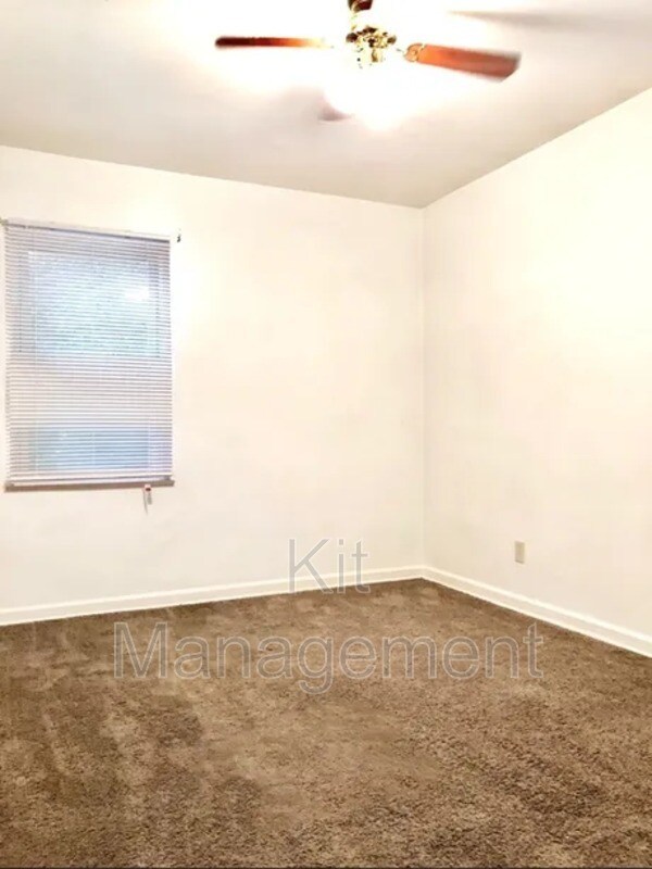 Foto del edificio - Charming 1-Bedroom Near University District – Cozy, Affordable Living on Douglas Rd