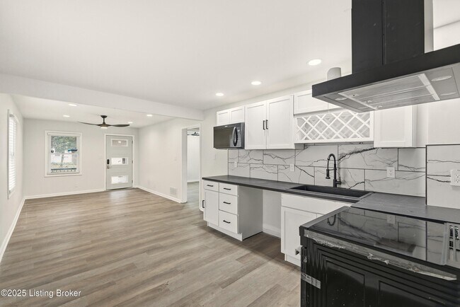 Foto del edificio - 702 Gheens Ave