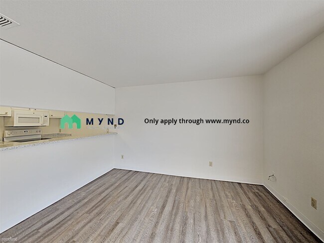 Foto del edificio - 7456 Sandalwood Dr