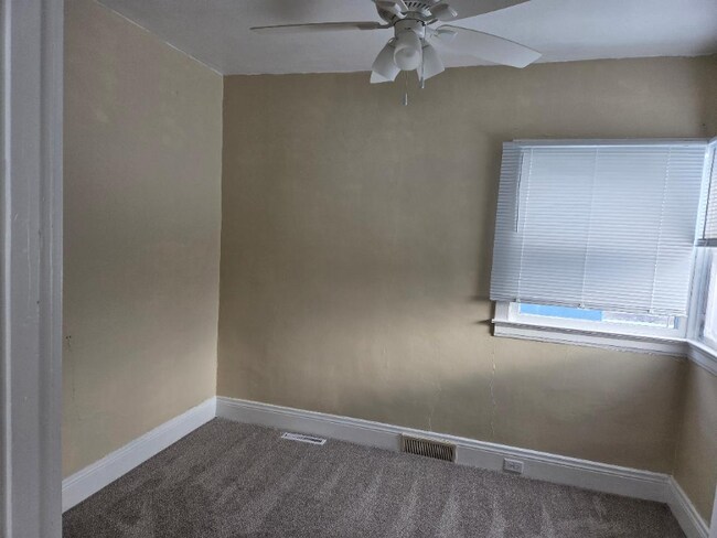 Foto del edificio - 1009 N Webster St