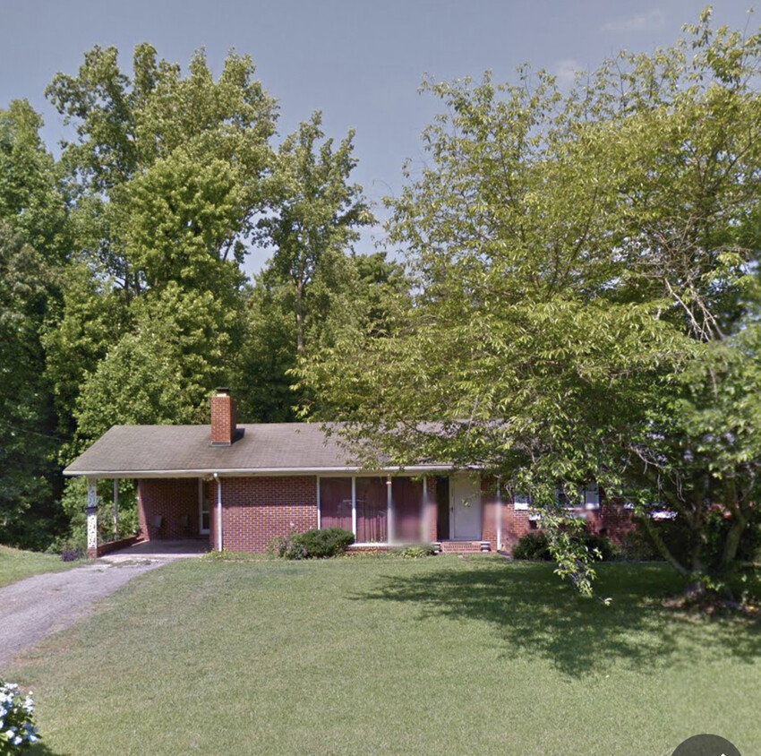 Primary Photo - 1306 Lord Anson Dr