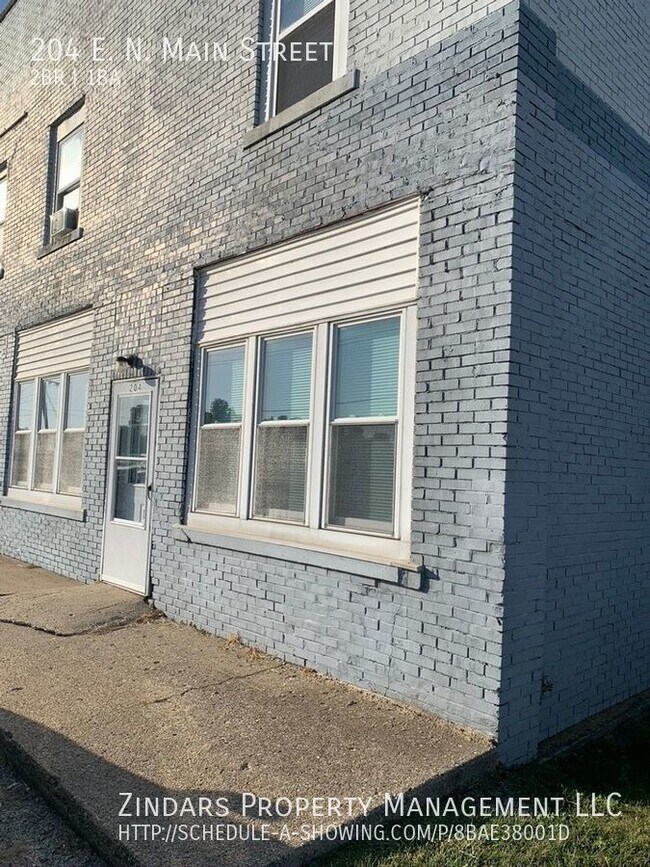 Building Photo - Large 2 bedroom apartment in Oakwood, IL