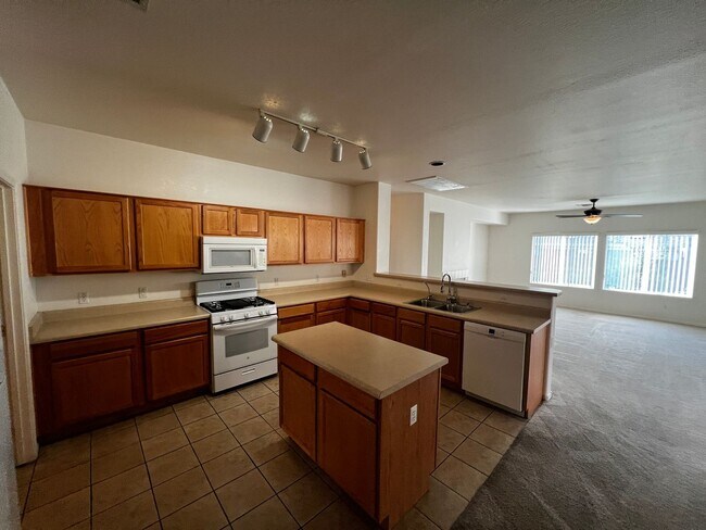 Foto del edificio - 12689 E Viento St