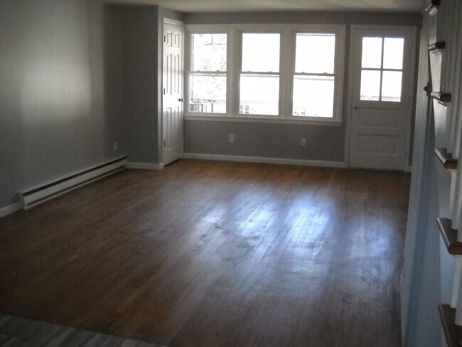 Foto del edificio - 52 Anderson Hill Rd
