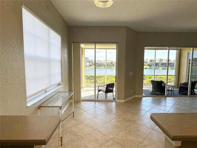 Foto del edificio - 1326 Emerald Dunes Dr