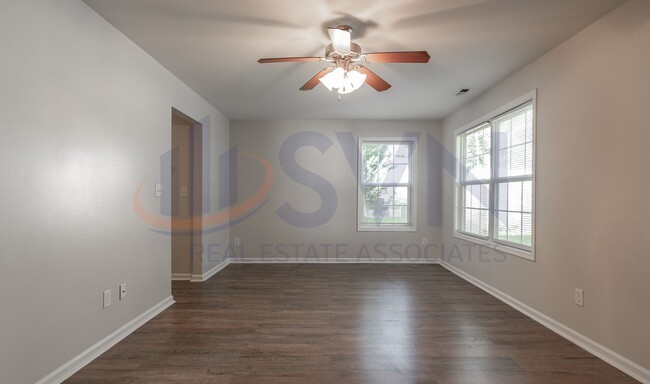 Foto del edificio - Spacious 4-Bedroom in Durham - Your Perfec...