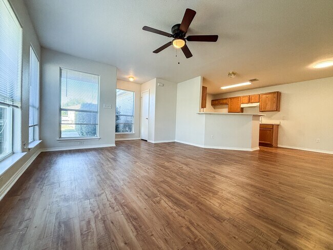 Foto del edificio - 105 Long Ln