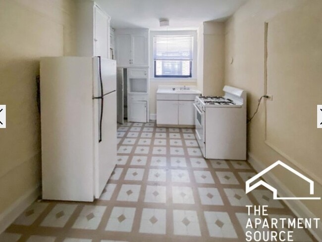 Photo - 1946 W Wilson Ave Apartment