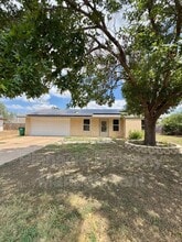 Building Photo - 1014 Alpha Cir