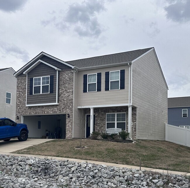 Foto del edificio - MUST SEE! Beautiful 3 bedroom, 2.5 bath 2 story home with fenced back yard! $2500 per month