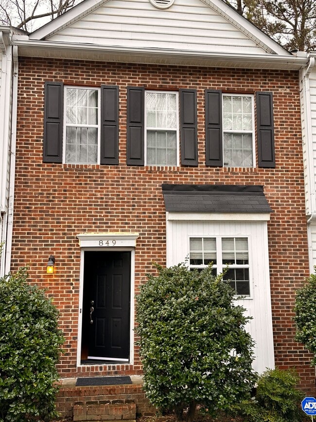 Building Photo - 849 Genford Ct