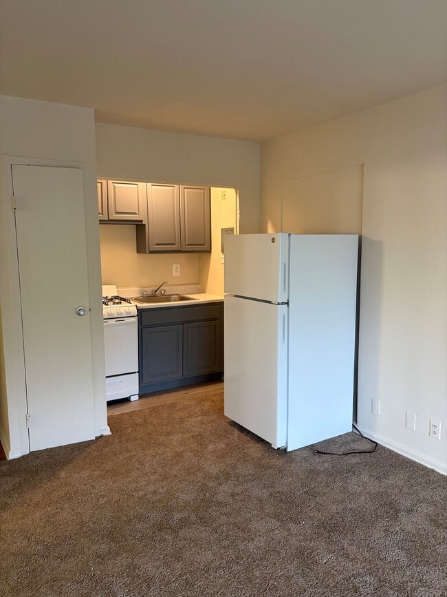 Building Photo - 3435 Holmead Pl NW
