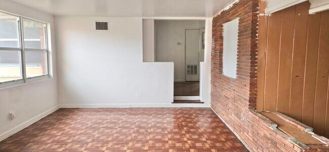 Foto del edificio - 2325 Johnson St