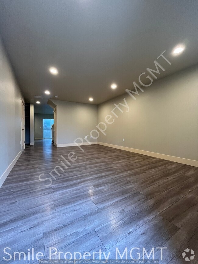Building Photo - 5914 SE 136th Ave
