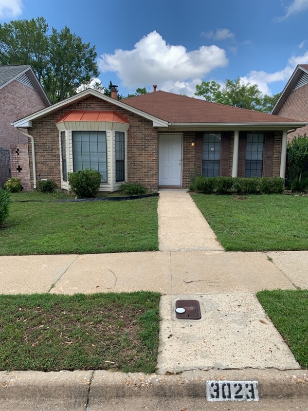 Primary Photo - 3023 Sutton Dr