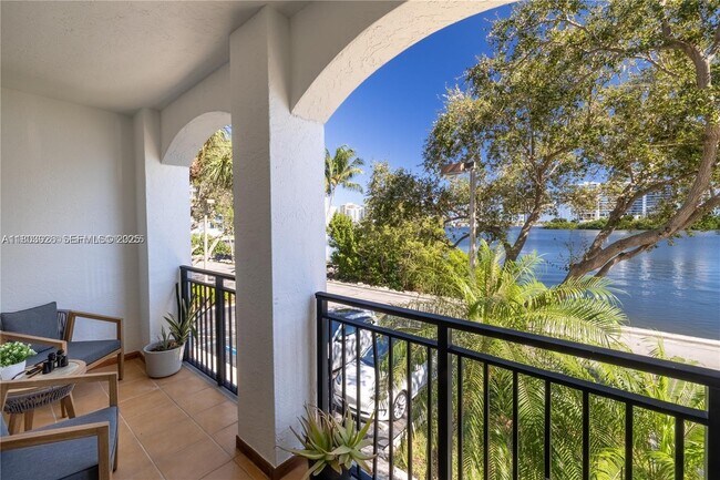 Foto del edificio - 3255 NE 184th St