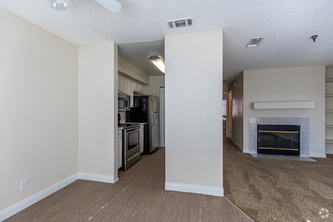 1 BR, 1 BA - 724 SF - Royal Palms