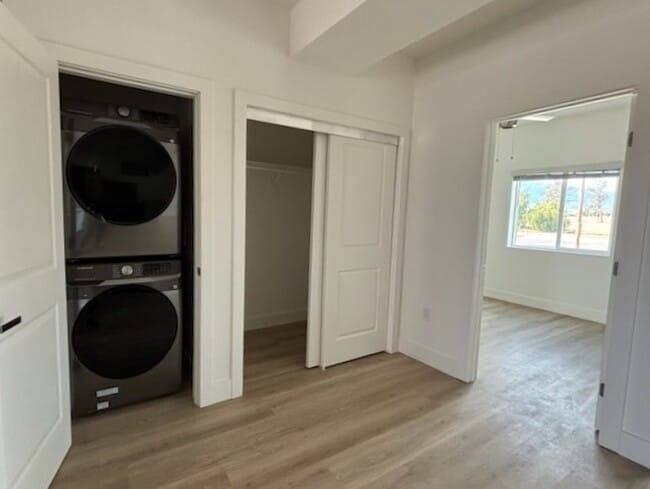 Foto del edificio - Sierra Ridge Townhomes